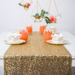 Chemin de table mariage sequin or