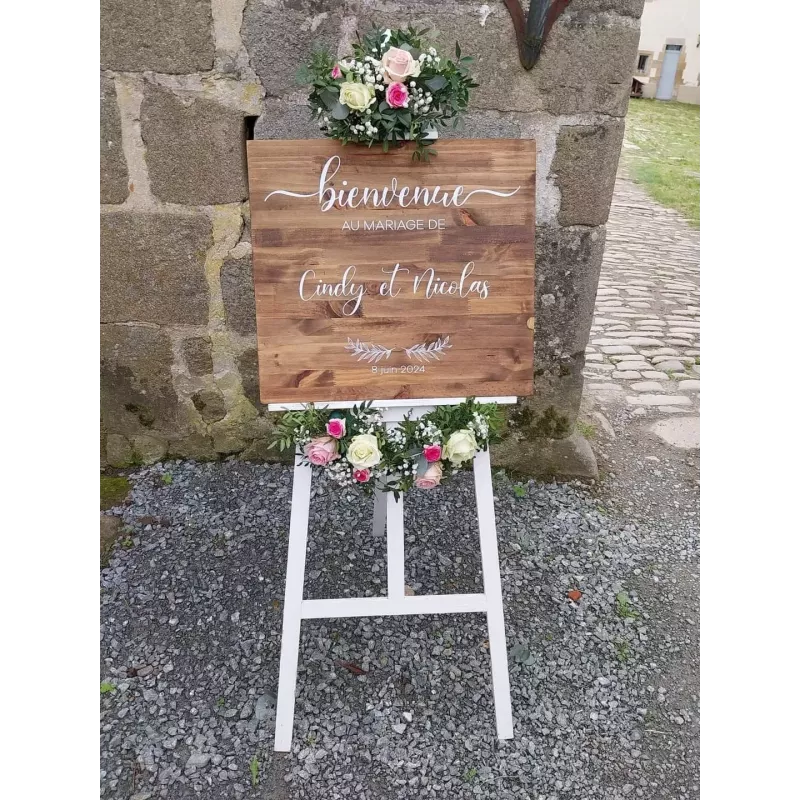 Panneau d'accueil personnalisé en bois disponible à la location Limoges