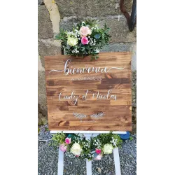 Panneau d'accueil personnalisé en bois disponible à la location Limoges