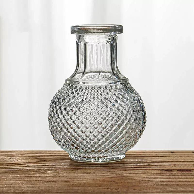 Vase relief transparent