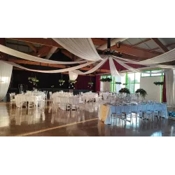 Tentures blanches en tissu