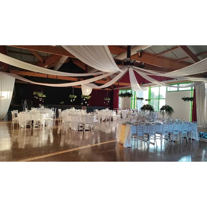 Location de tentures en tissu pour salle de mariage