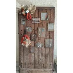 Louez notre Porte ancienne cloutée pour réaliser votre plan de table avec originalite