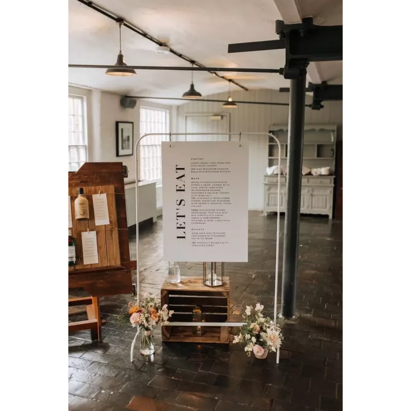 Location de support métal blanc pour  mariage