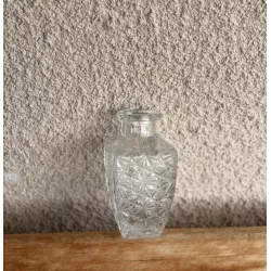 Vase sculpté brocante